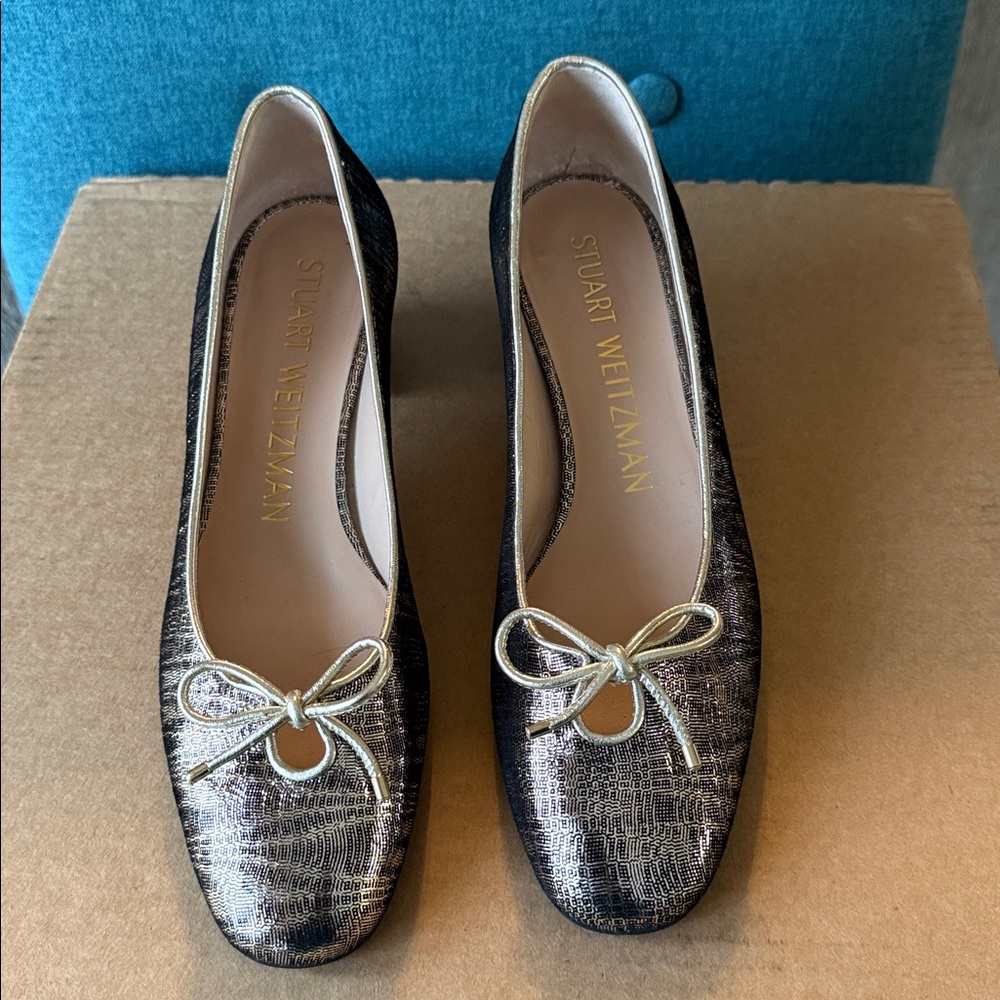 Stuart Weitzman Metallic Bronze Shoes with a Bow - Picture 2 of 16